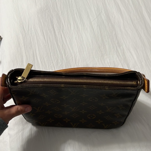 LOUIS VUITTON Monogram Looping MM. - Picture 2 of 8